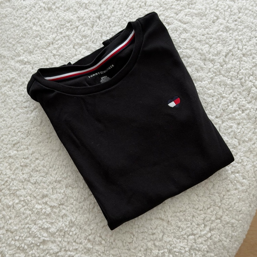 Tommy Hilfiger Black T-Shirt